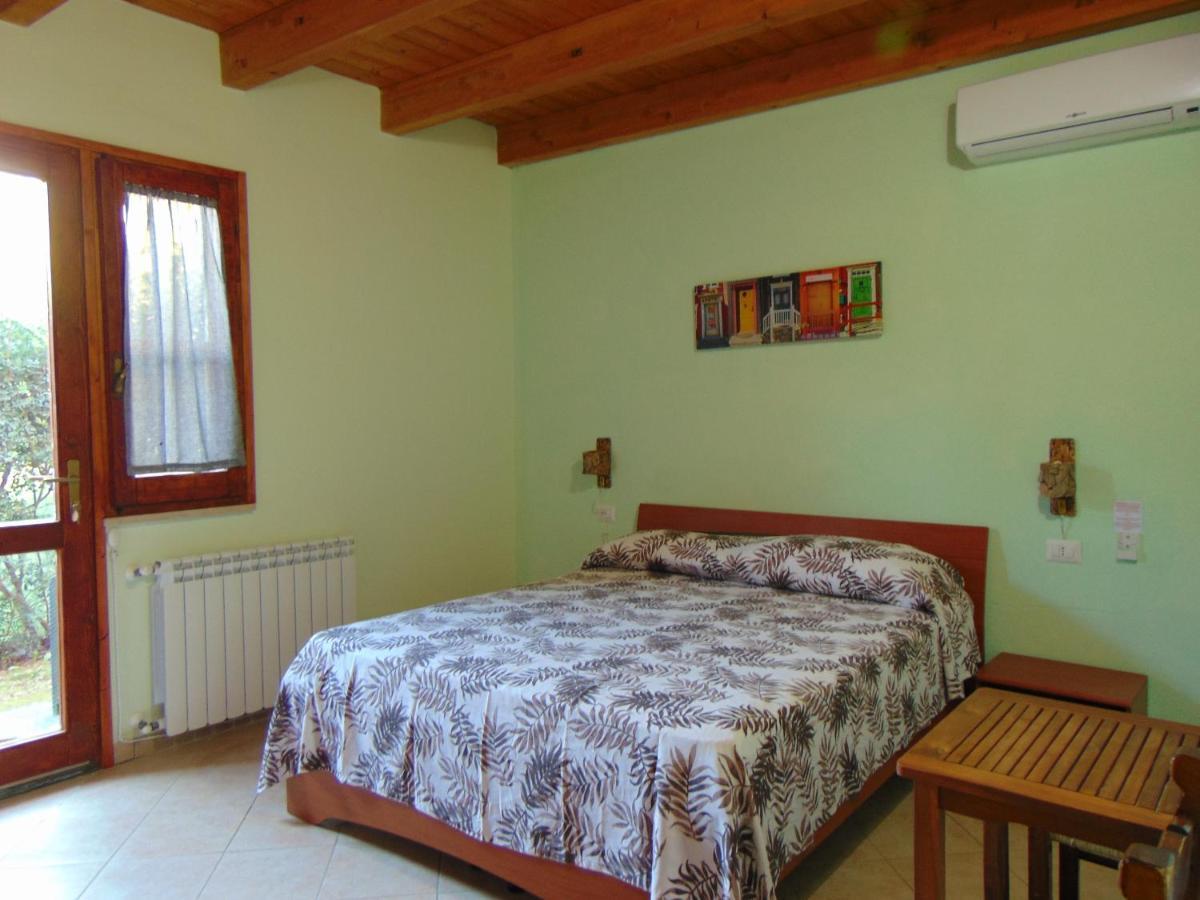 La Contea Bed & Breakfast SantʼAnna Arresi Exterior foto