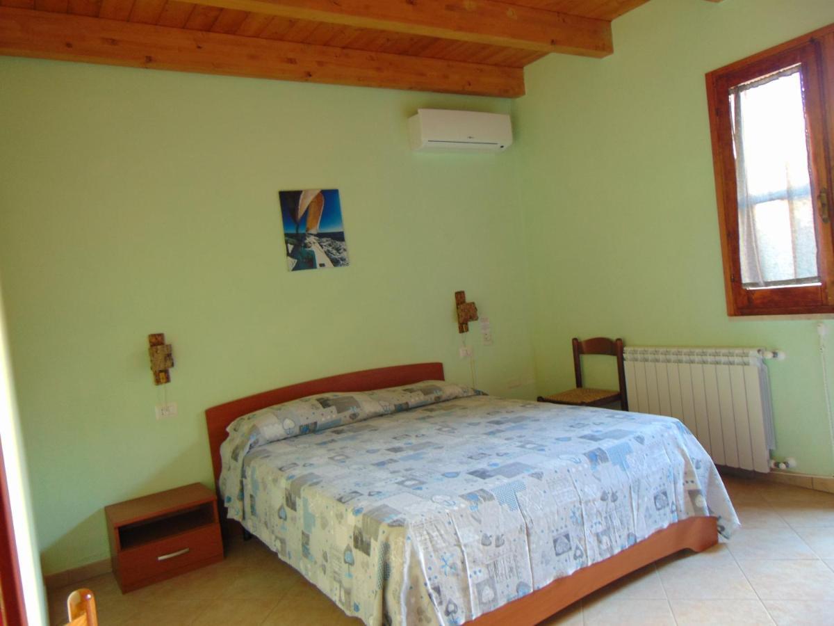 La Contea Bed & Breakfast SantʼAnna Arresi Exterior foto