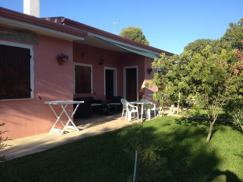 La Contea Bed & Breakfast SantʼAnna Arresi Cameră foto