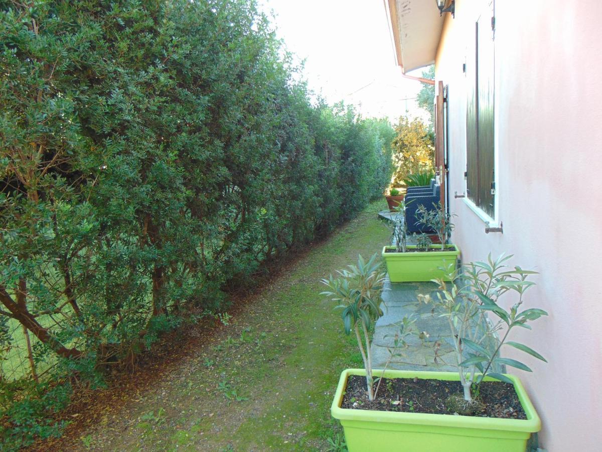 La Contea Bed & Breakfast SantʼAnna Arresi Exterior foto
