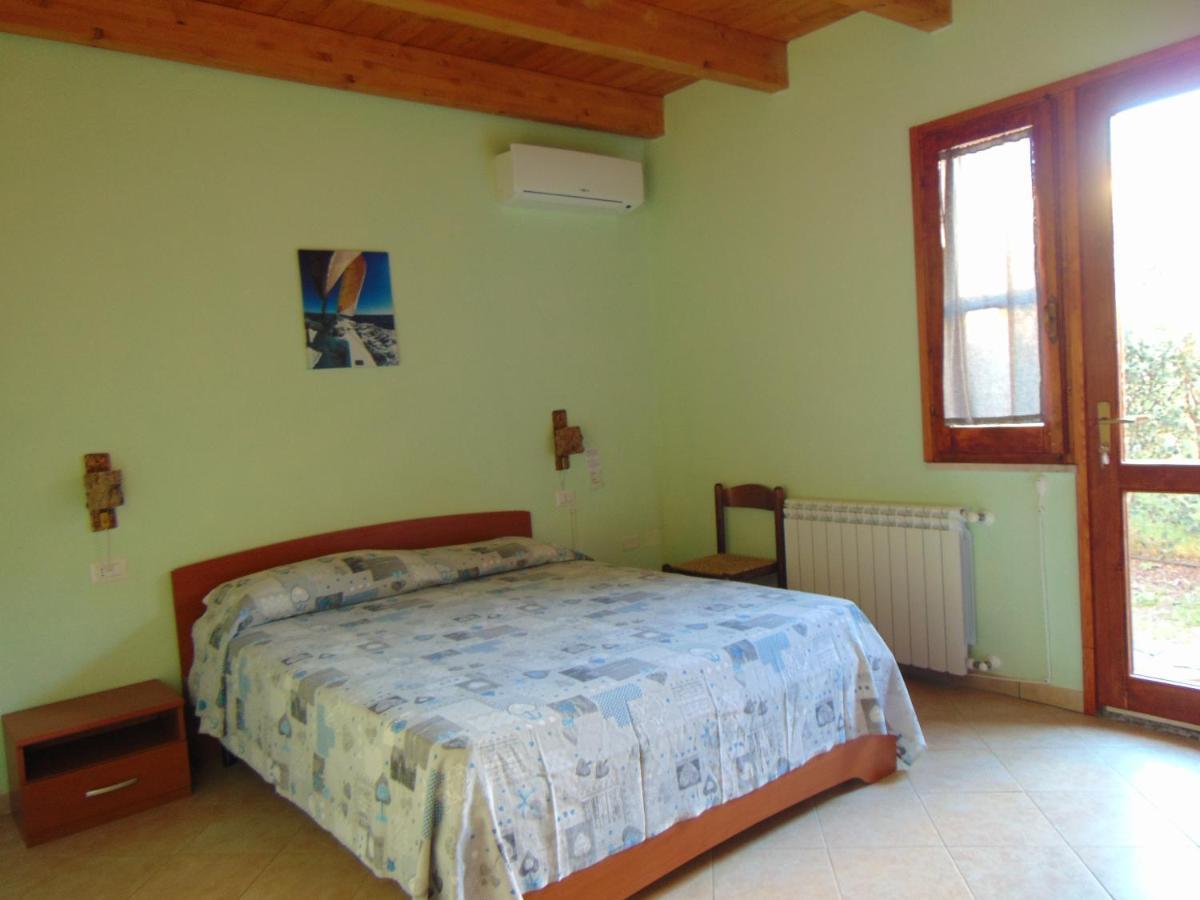 La Contea Bed & Breakfast SantʼAnna Arresi Exterior foto