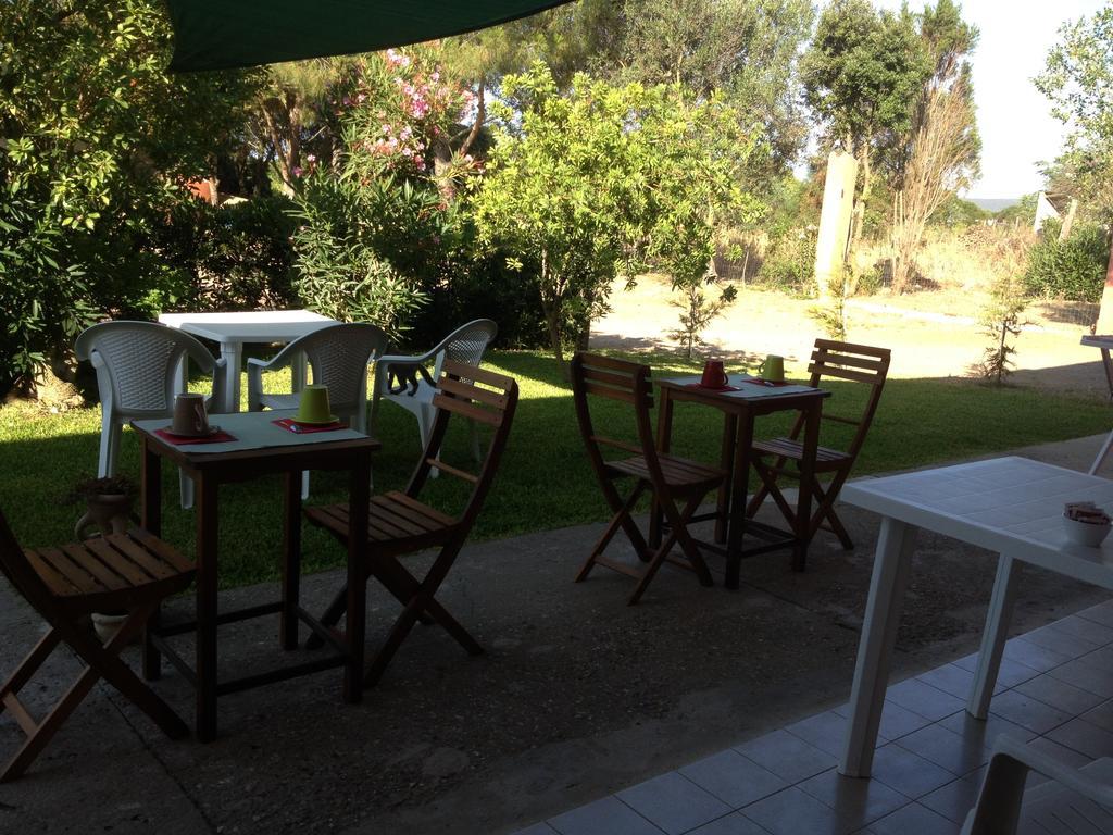 La Contea Bed & Breakfast SantʼAnna Arresi Exterior foto