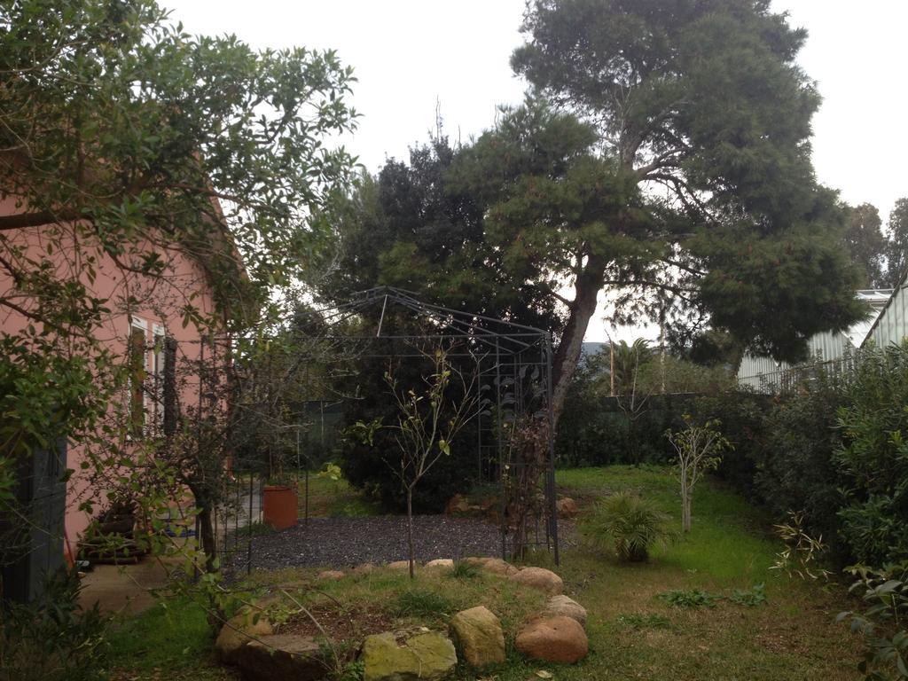 La Contea Bed & Breakfast SantʼAnna Arresi Exterior foto
