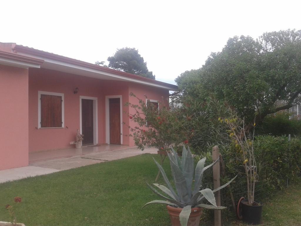 La Contea Bed & Breakfast SantʼAnna Arresi Exterior foto